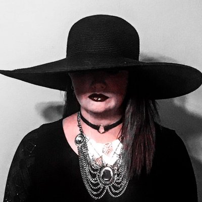 Profile Picture of Lyndsie Moore (@hairbylyndsie) on Twitter