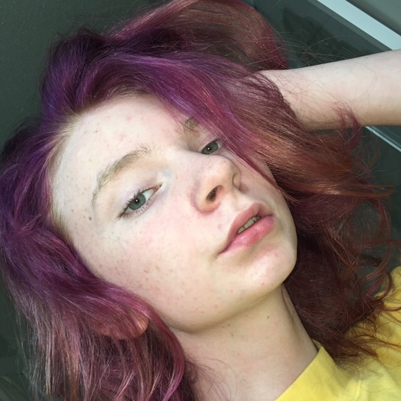 Profile Picture of Gauge Honaker (@messygauge) on Poshmark