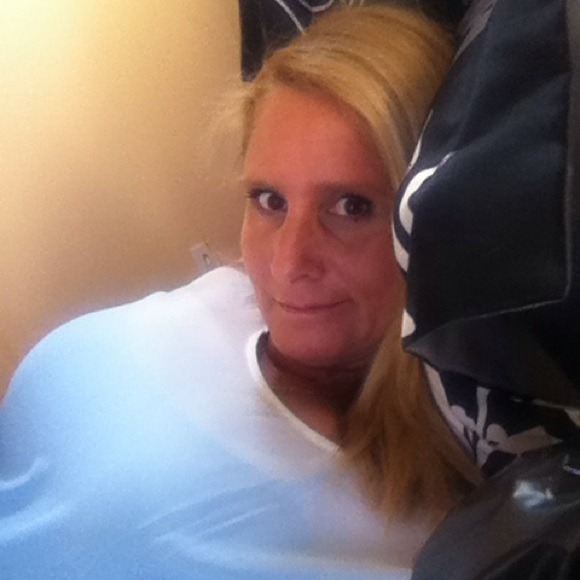 Profile Picture of Deana Contino (@deana63) on Poshmark