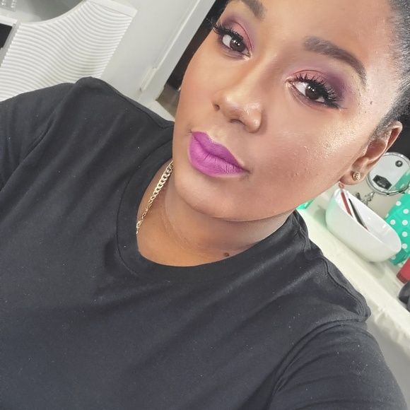 Profile Picture of Joyce Guzman (@lanegrax02) on Poshmark