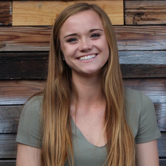 Profile Picture of Erin Dibernardo (@erindibernardo) on Poshmark