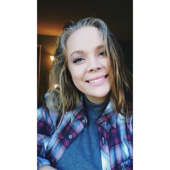 Profile Picture of Morgan Wilhelm (@morgsss18) on Poshmark