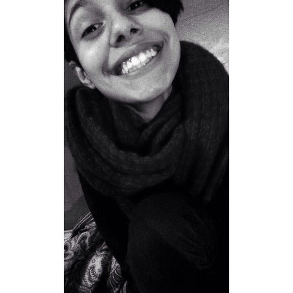 Profile Picture of Kyleen Velez (@kyleenalija) on Poshmark