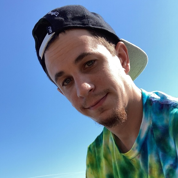 Profile Picture of Sam Hribar (@samhribar1993) on Poshmark