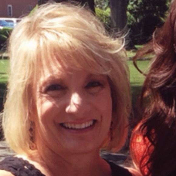 Cindy Becker - Poshmark Profile Picture of Cindy Becker (@aurushs) on Poshmark