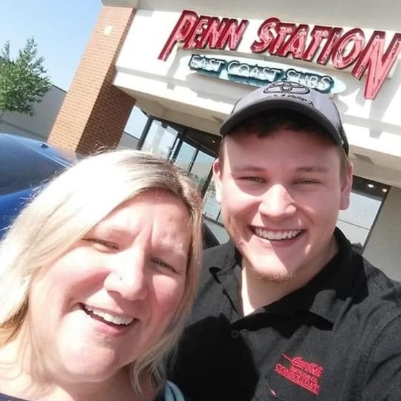 Profile Picture of Devin Vest (@devinvest) on Poshmark