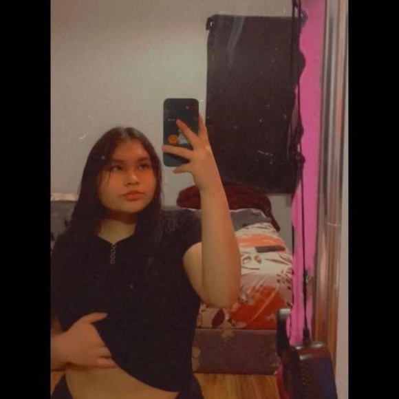 Profile Picture of Rhiann Bouchie (@sonteebouchie) on Poshmark