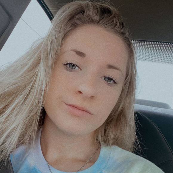 Profile Picture of Savannah Patterson (@savannahpatt633) on Poshmark