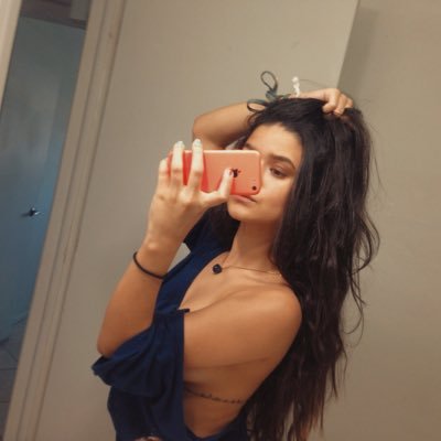 Profile Picture of Stephanie Medina (@stephaniemdn) on Twitter