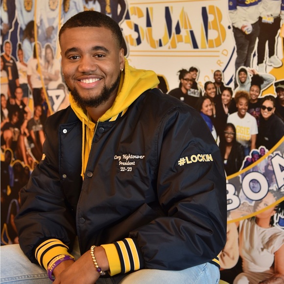 Profile Picture of Cory Hightower (@chigh00) on Poshmark