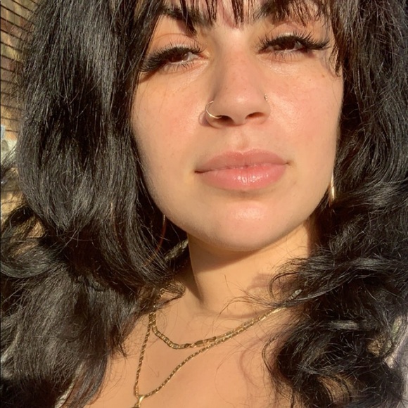 Profile Picture of Hanan Baroudi (@hanan_baroudi) on Poshmark