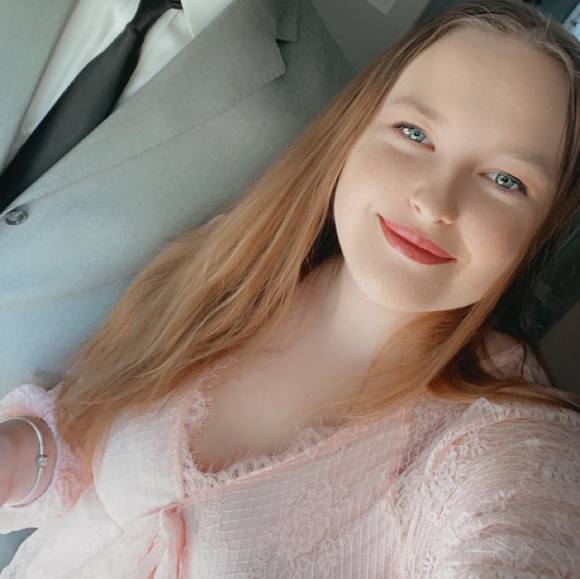 Profile Picture of Katelyn Peterson (@katelynpeter418) on Poshmark