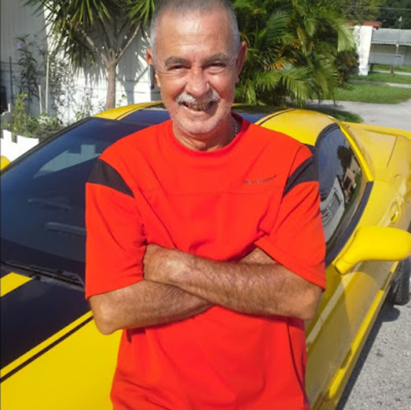 Profile Picture of Armando Perez (@elcasique12) on Poshmark