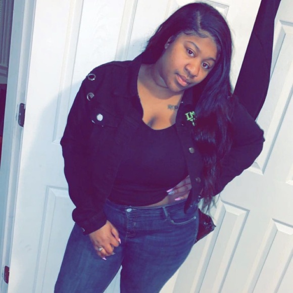 Profile Picture of Tsai David (@tsaidavid) on Poshmark