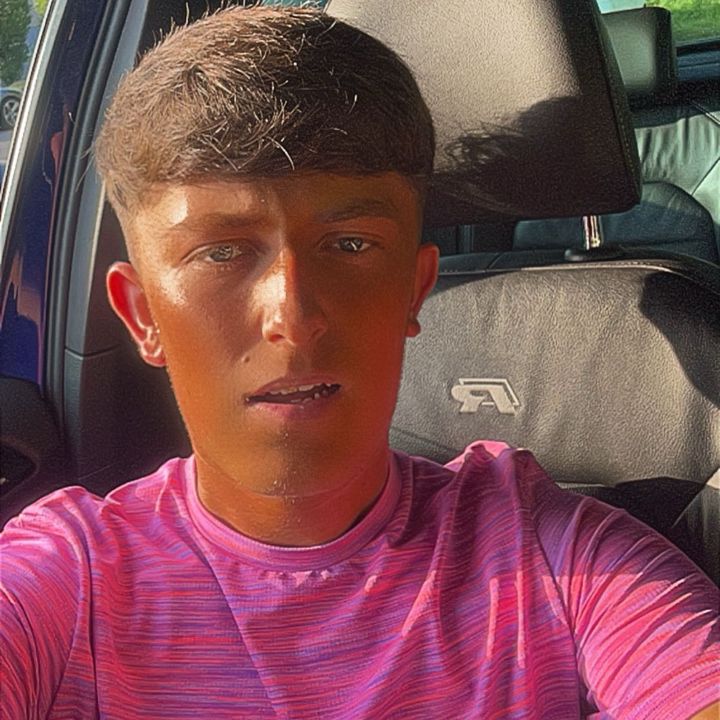 Profile Picture of Lalleonard (@lalleonard) on Tiktok