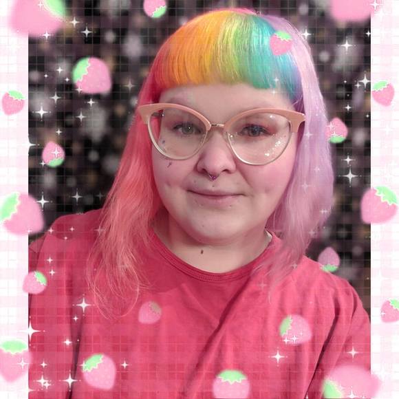 Profile Picture of Autumn Ehrich (@dreamyxghost) on Poshmark