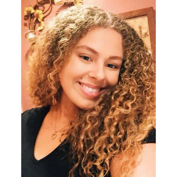 Lexey Ullman - Poshmark Profile Picture of Lexey Ullman (@lexey_ullman) on Poshmark