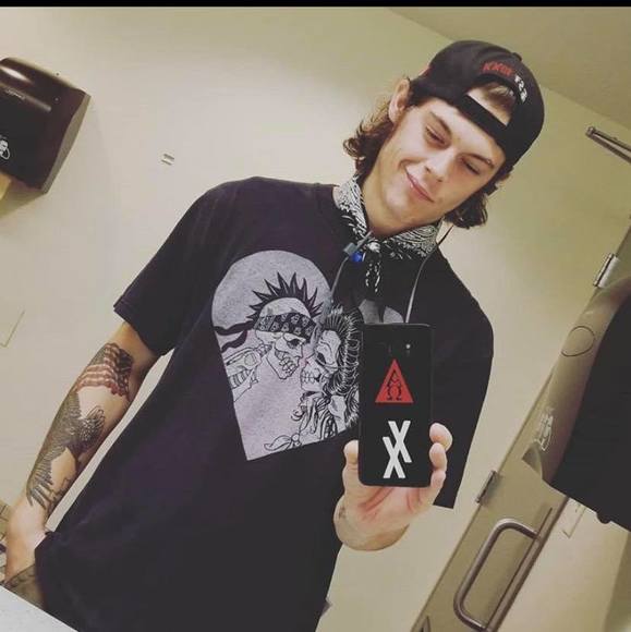 Profile Picture of Matthew Duval (@mrdab9) on Poshmark