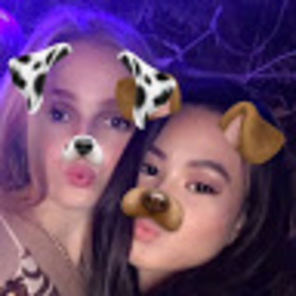 Ericka Erlano - Poshmark Profile Picture of Ericka Erlano (@erickae1001) on Poshmark