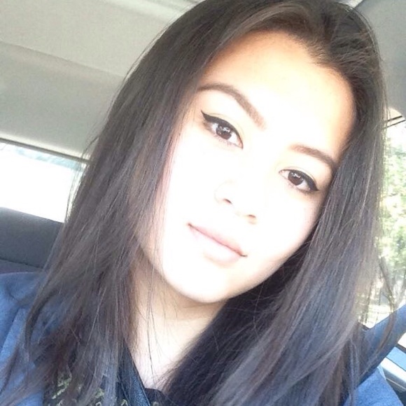 Profile Picture of Tran To (@tranmescudi) on Poshmark