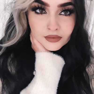 Profile Picture of 𝔏𝔞𝔲𝔯𝔢𝔫 🦷 (@_LaurenCurtis_) on Twitter