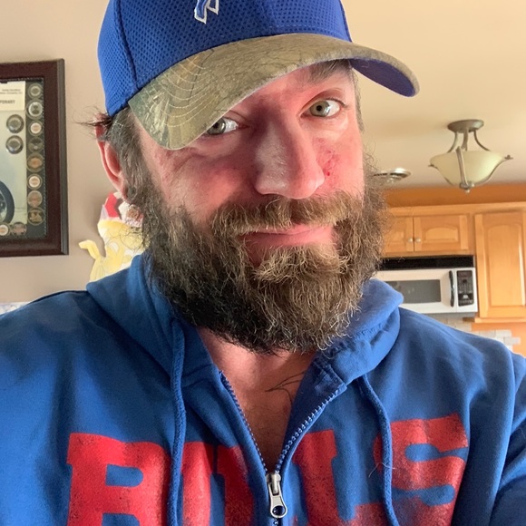 Profile Picture of Mike Rottger (@beardedmike82) on Poshmark