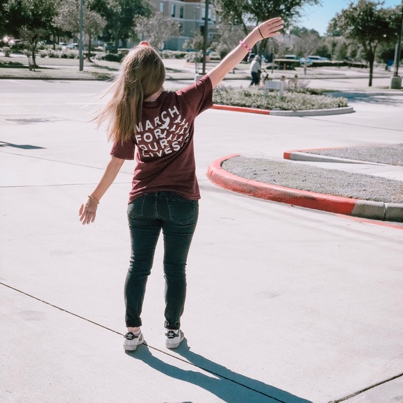 Profile Picture of Kimberly Cheatham (@kimbeeeez) on Poshmark