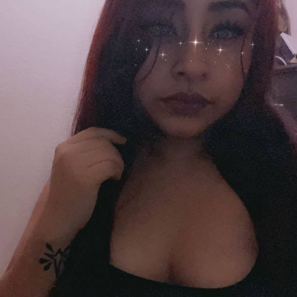 Profile Picture of Janet Mota (@janet_mota) on Poshmark