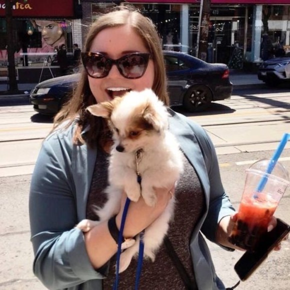 Profile Picture of Aimée Leskiw (@aleskiw) on Poshmark