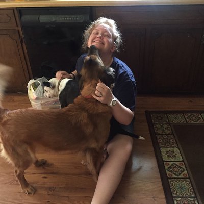 Profile Picture of Emily Tinder (@daisy_doggo) on Twitter