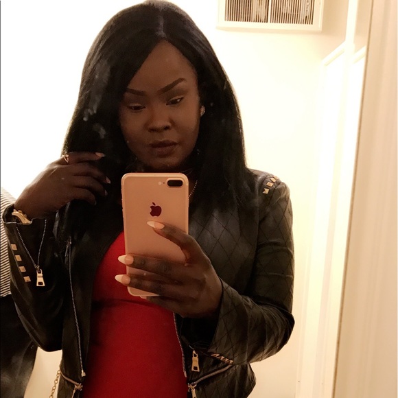 Profile Picture of Abuk Majok (@abukmajok) on Poshmark