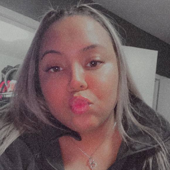 Profile Picture of Brittani Foreshaw (@brittani_1998) on Poshmark