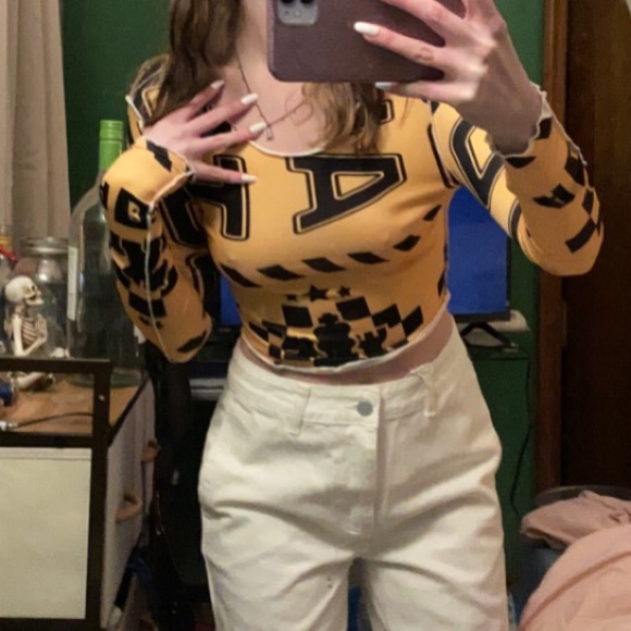 Profile Picture of Marymargaret Morrissey (@yungadultcloset) on Poshmark