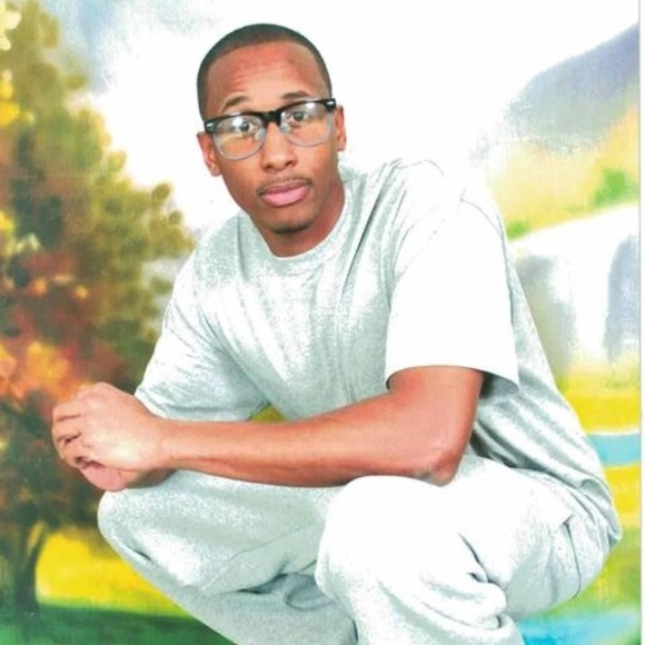 Profile Picture of Rufus Avery (@rufusavery) on Poshmark