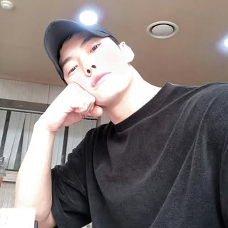 Profile Picture of Kyeong Hyeon Kim (@_hyeonkim) on Instagram