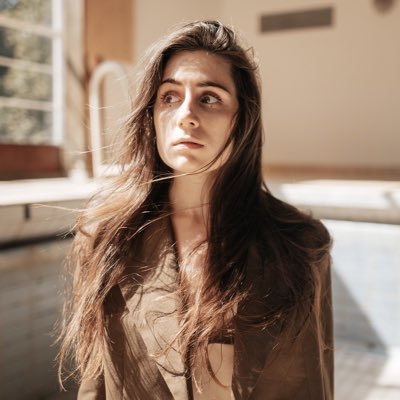 Profile Picture of Dodie (@doddleoddle) on Twitter