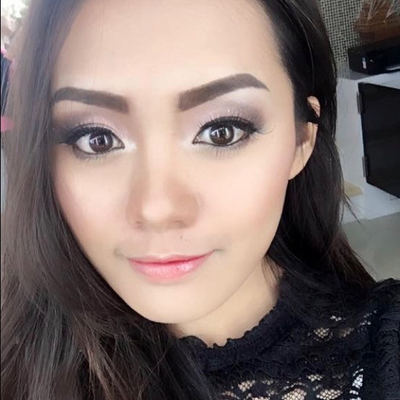 Profile Picture of Pasinee Suporn (@pasineesuporn) on Poshmark