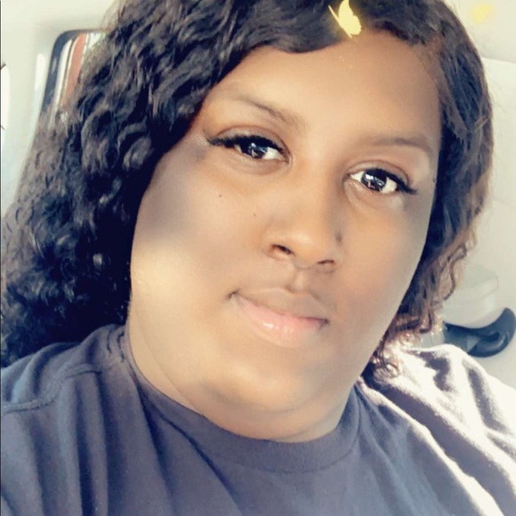 Profile Picture of Tamiyah Simpson pettway (@tamiyah1857) on Poshmark