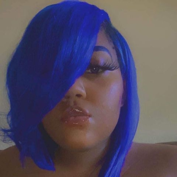 Profile Picture of Diamond Diamond (@sigars_diamond) on Poshmark