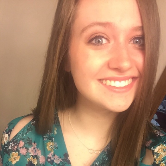 Jessica Bressler - Poshmark Profile Picture of Jessica Bressler (@jessicabressler) on Poshmark