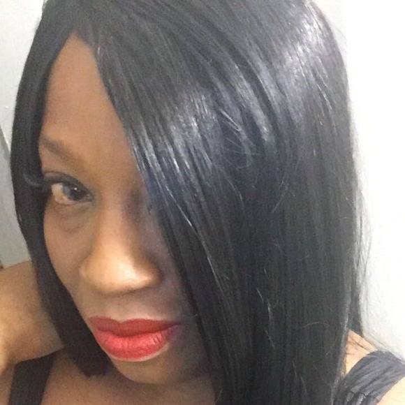 Profile Picture of Loye Rice (@loyerice) on Poshmark