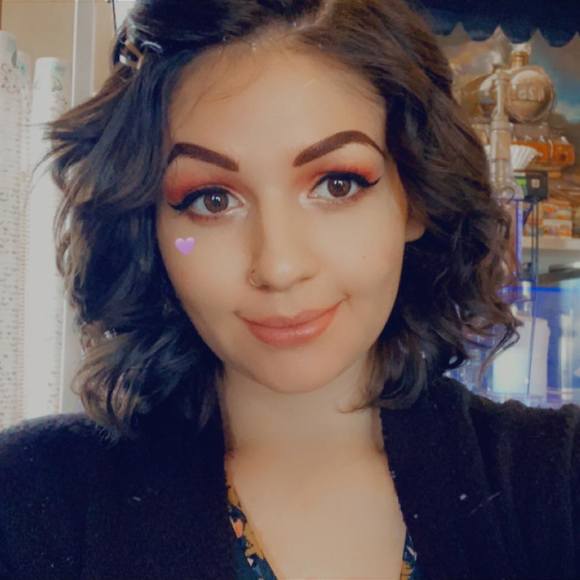 Profile Picture of Caitlin Cordova (@catlover0018) on Poshmark