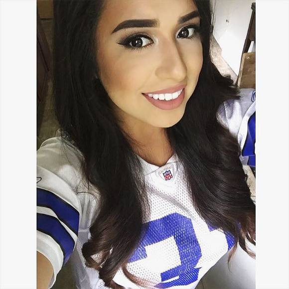 Profile Picture of Vanessa Rosas (@mamabearaf2) on Poshmark