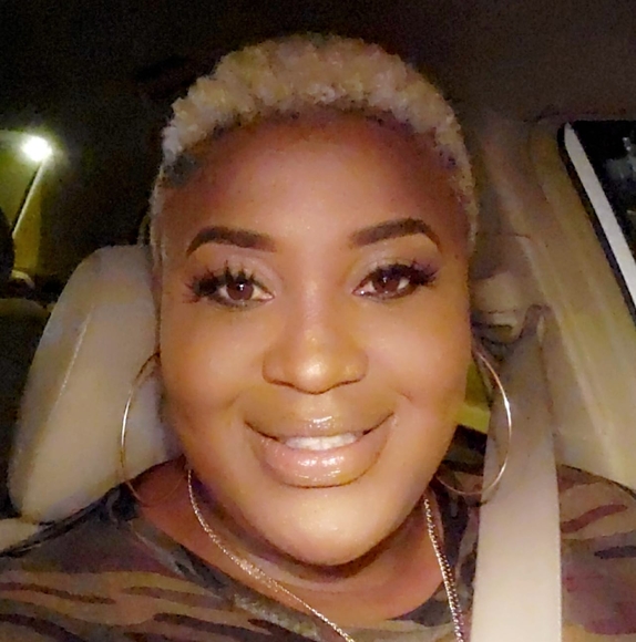 Profile Picture of Joline Smith (@joline31) on Poshmark