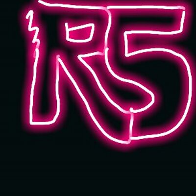 Profile Picture of  ♥R5=Swag ♥ (@kerns_allyson) on Twitter