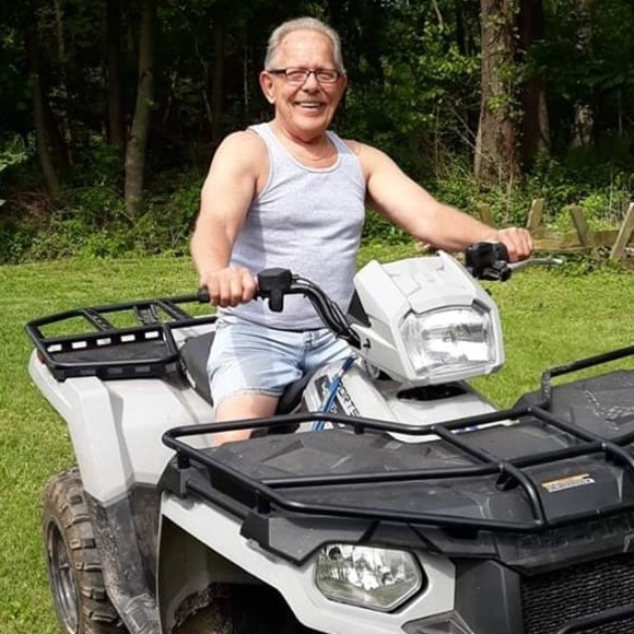 Profile Picture of Tony Weaver (@76tony) on Poshmark