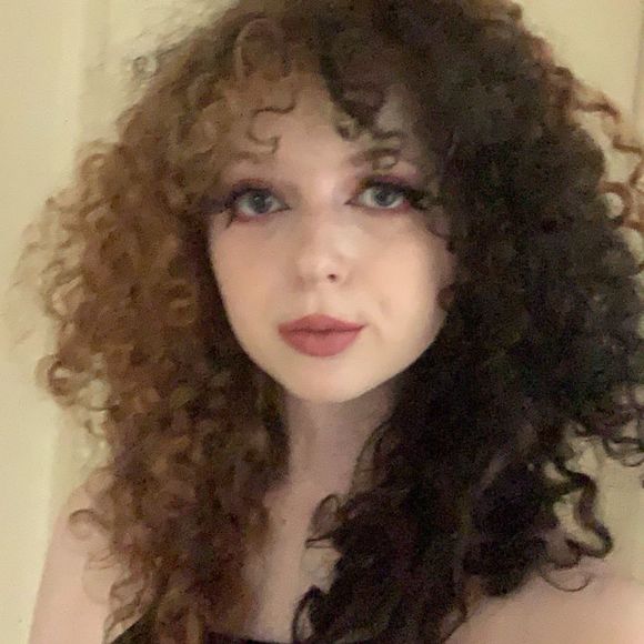 Profile Picture of Cassidy Smith (@cassidysmith9) on Poshmark