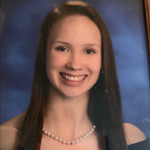 Profile Picture of Caitlin Davis (@caitlincheer02) on Poshmark