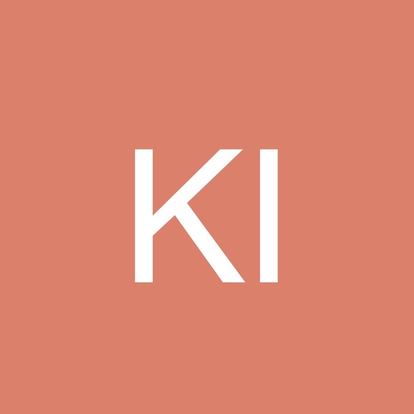 Profile Picture of Katie Interial (@katieeliz8) on Poshmark