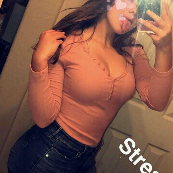 Profile Picture of Douglas Bailey (@dougiee_boii) on Poshmark